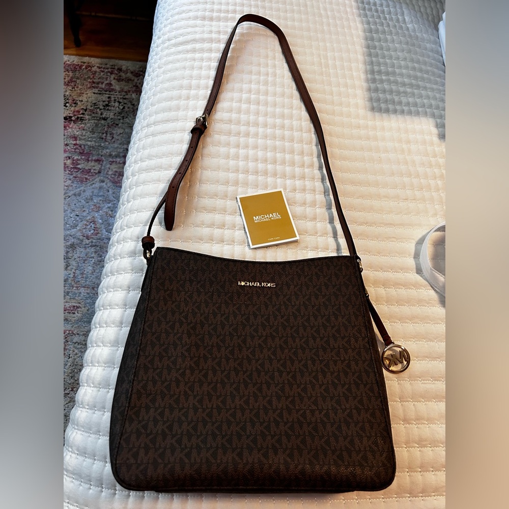 Michael Kors purse.  Perfect condition. Used once or twice, tag included.